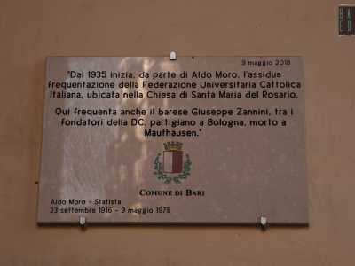 Nel 1935 entr� a far parte della Fuci (Federazione universitaria cattolica italiana), in cui rimase fino al 1942...